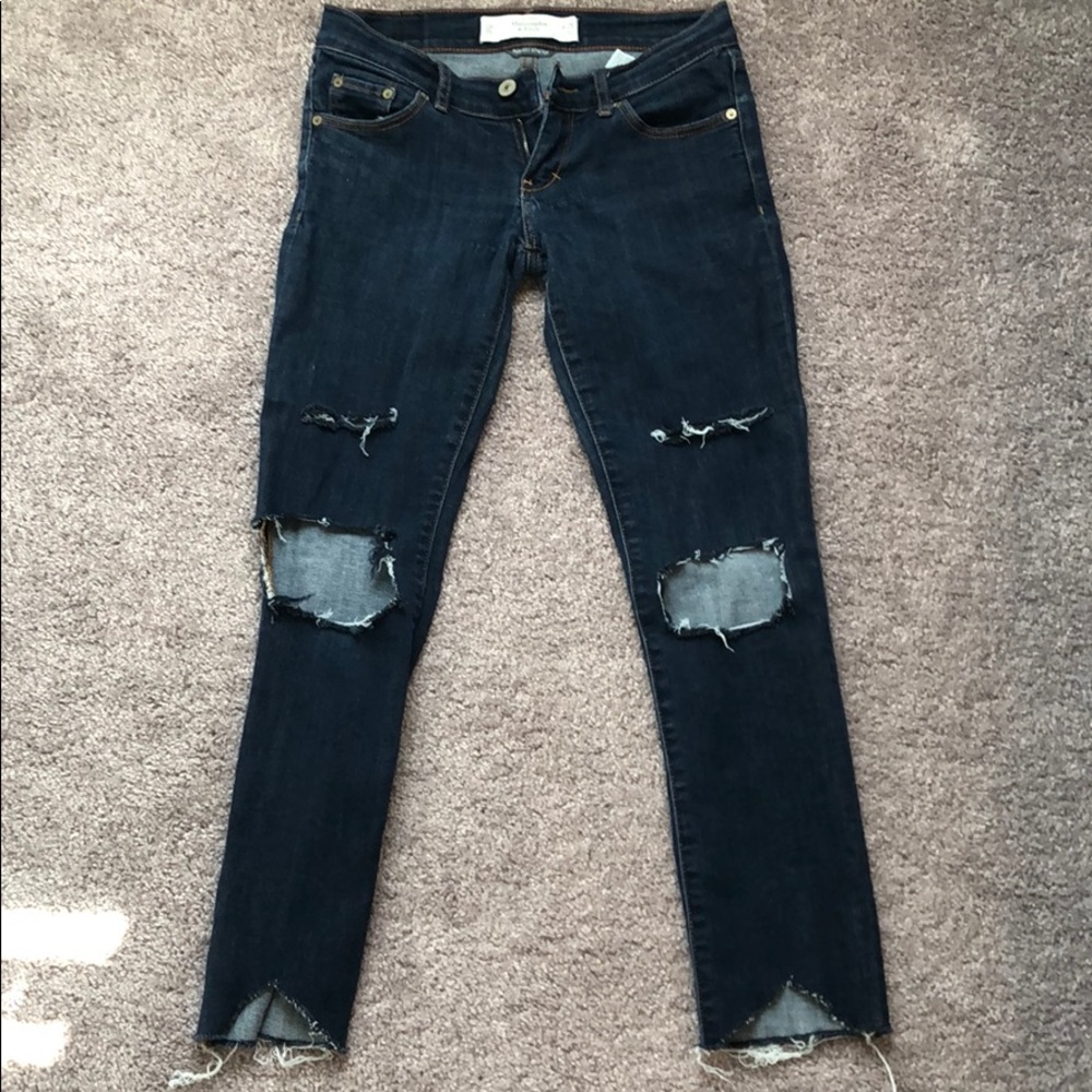 Abercrombie & Fitch Dark Destroyed Denim size O/25